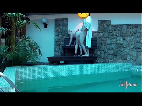 ❤️ El cap convida la criada a la piscina, però no va poder resistir-se a una calor ❤️ Porno vk al ca.oldsex.ru ﹏